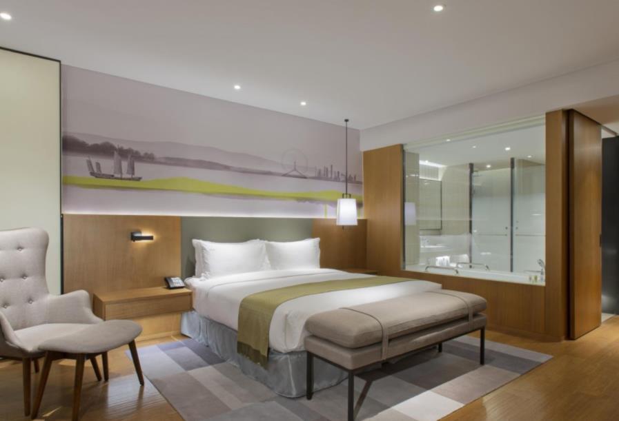 Holiday Inn & Suites Tianjin Downtown By Ihg,Tianjin Drum Tower,Joycity Shopping Mall,Tianjin Ancient Cultural Street,Haihe River,The Porcelain House,Convenient Access To Tianjin Binhai International Airport Екстериор снимка