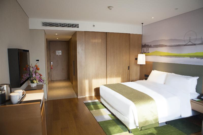Holiday Inn & Suites Tianjin Downtown By Ihg,Tianjin Drum Tower,Joycity Shopping Mall,Tianjin Ancient Cultural Street,Haihe River,The Porcelain House,Convenient Access To Tianjin Binhai International Airport Екстериор снимка
